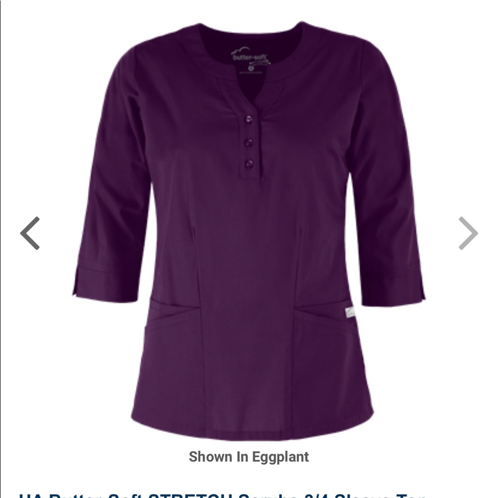 Uniform Advantage Scrub top